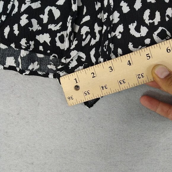 Lulus Casual Sexy Shorts Womens Size M Black Leopard Print Tie Waist Lightweight - Picture 5 of 7